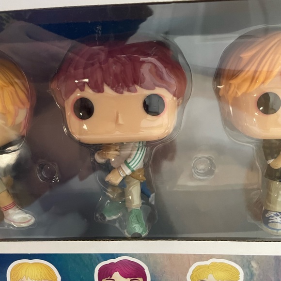 SOLD Funko POP Rocks BTS K-Pop 7 Pack Set Barnes & Noble Exclusive NEW SEALED - Picture 8 of 12